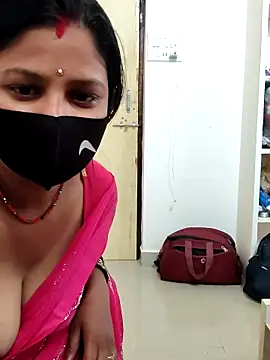 Hotcouplepriya webcam
