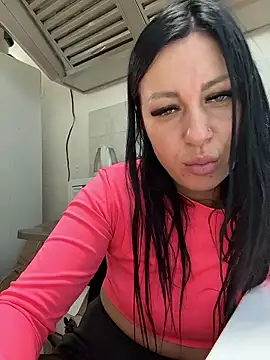 VaryaRose Live Webcam on Stripchat