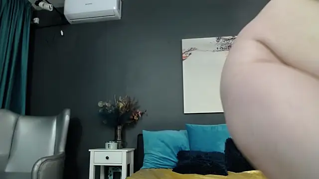 SaraElise webcam