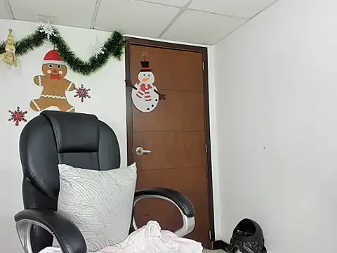 Aisha_hotts777 webcam