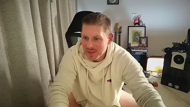 God_Of_ThundeRR webcam