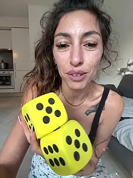 Amani_thewolf webcam