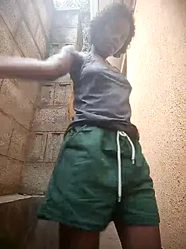 Webcam Model (Petite_li) is live