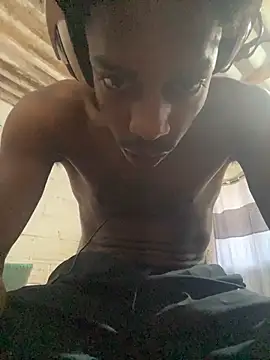 Larry-n-clouds webcam