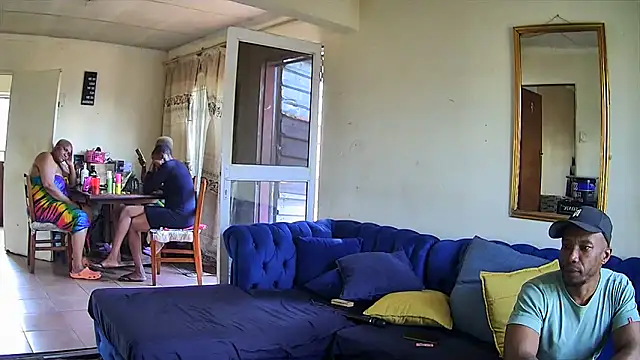 SHORTGUN_STALLION webcam