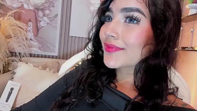 Emilycute18__ webcam