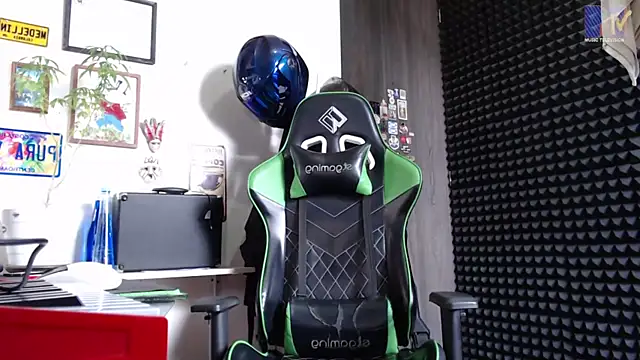 Mr_Lollipop77 webcam