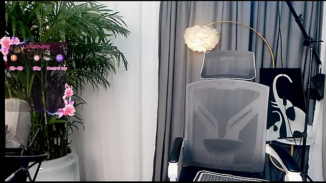 美女feifei-love在线直播