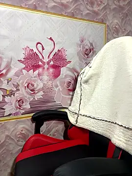 Webcam Model (Star_fruit)  is live.Free join now!