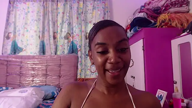 AishaOwens webcam