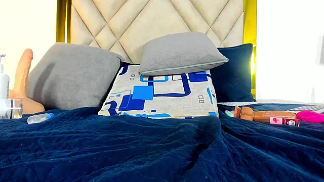 alana_hiltonn webcam