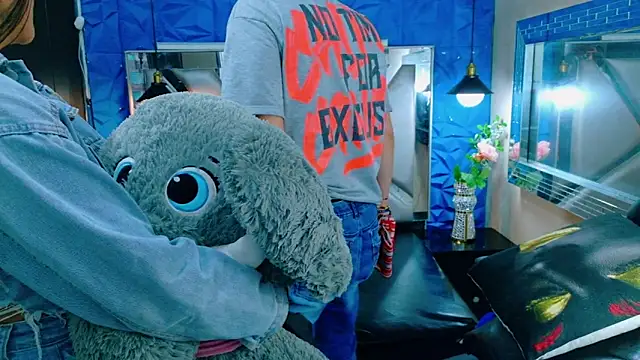 TemptationDual webcam