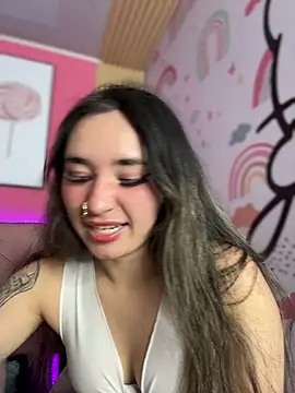 Webcam Model (Sophie_LS) is live