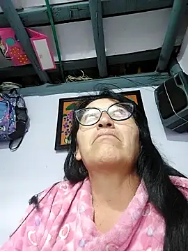 clarita_01 - Clarita_01's free webcam