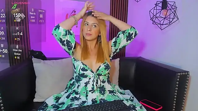 Nahiajhonson_ webcam