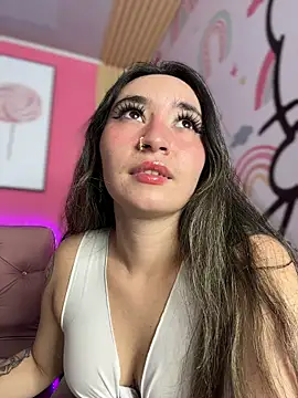 Webcam Model (Sophie_LS)  is live.Free join now!