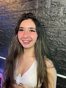 Webcam Model (Sophie_LS)  is live.Free join now!