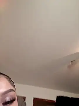 Webcam Model (sexfantasy18) is live