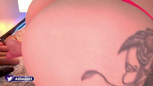 ailin_curl webcam