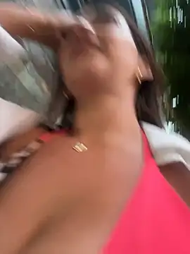 Ninabigtitied webcam