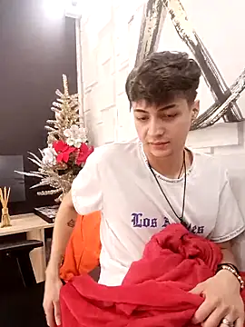 Ari_and_Storm webcam