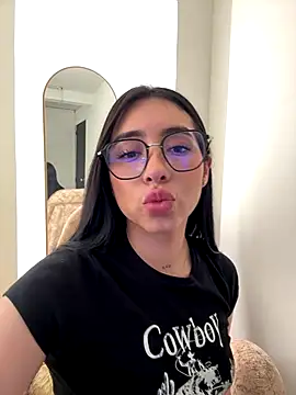 Webcam Model (isabella_jade)  is live.Free join now!