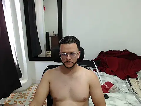 cloudsxxx - Cloudsxxx's free webcam - UK Sex Cams