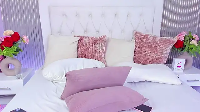 MelodySweetHoney webcam