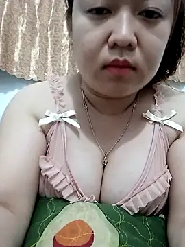 vyoanh2k - VyOanh2K's free webcam - UK Sex Cams