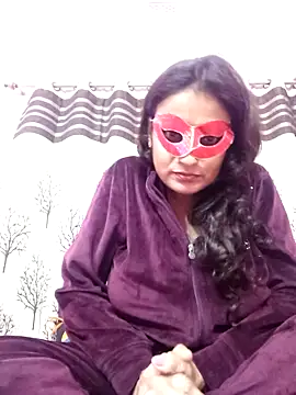 Webcam Model (Gullapi)  is live.Free join now!