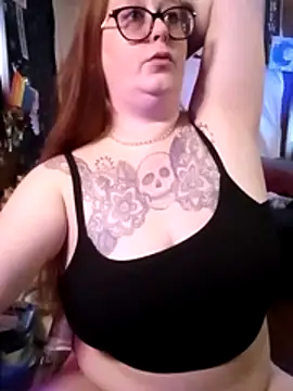 Webcam Model (edgexchaos) is live