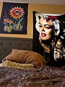 Webcam Model (Jagebabe13)  is live.Free join now!