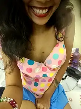 Webcam Model (Snaya-baby)  is live.Free join now!