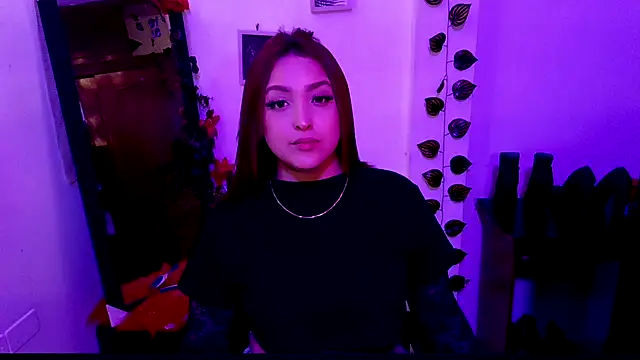 sapphire_lilac - Sapphire_lilac's free webcam - UK Sex Cams