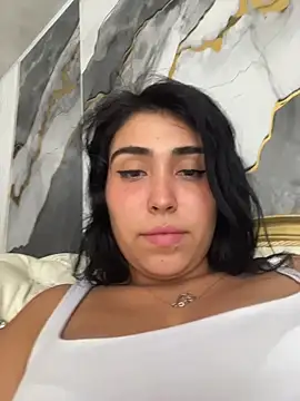 Webcam Model (emmamilk6)  is live.Free join now!