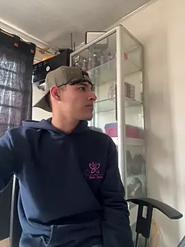 MaxStar26 live cam screenshot male on Warez.Webcam — Live Cams & Adult Streams