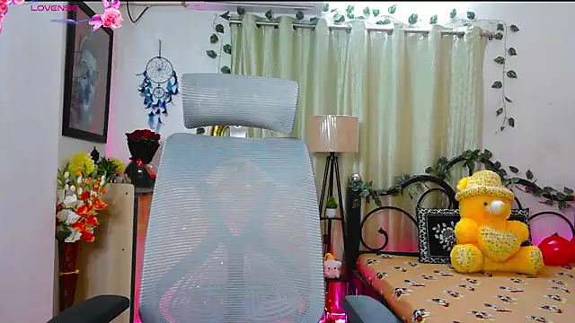 thyAnvi's live cam