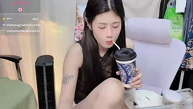 yvonne-07 - Yvonne-07's free webcam - UK Sex Cams