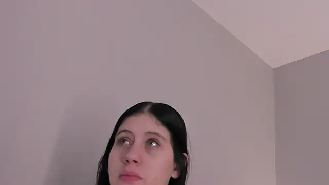 sara__jones_gh webcam