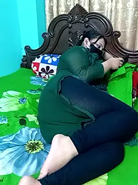 Webcam Model (Porimoni22) is live