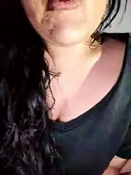 Webcam Model (Annerae)  is live.Free join now!