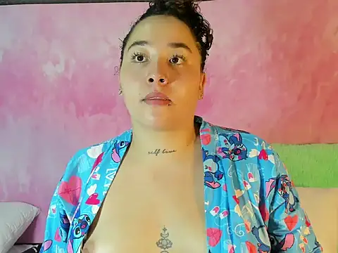 Ayla-marttinez webcam