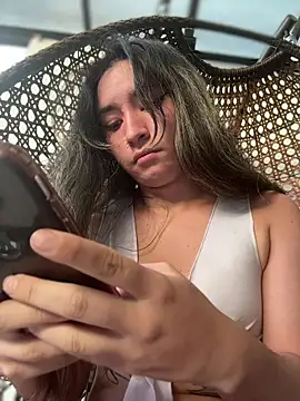 Webcam Model (Sophie_LS) is live