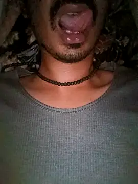 dreamtoungelick69 webcam