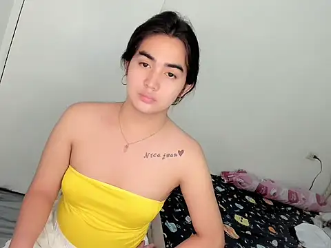 nica_doll webcam