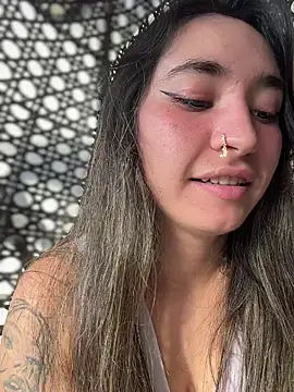 Webcam Model (Sophie_LS) is live