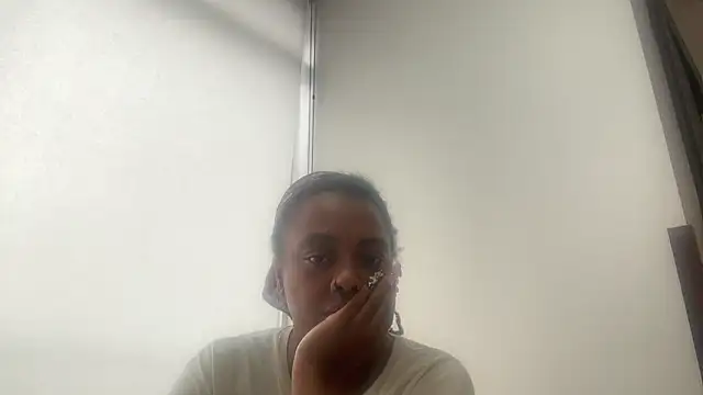 ChocolateCakeQueen webcam