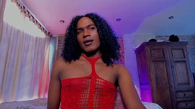 LaGoldenBitch webcam