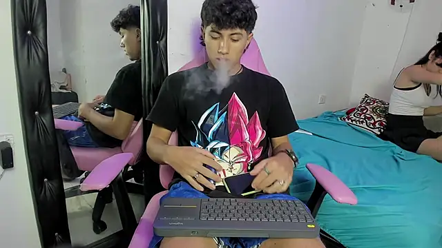 Laura_and_Kevin webcam