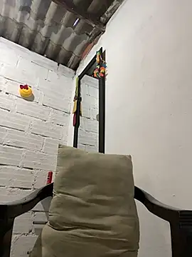 Larry-n-clouds webcam